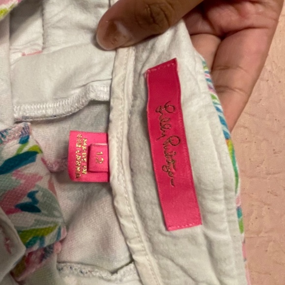 Lilly Pulitzer Shorts 12 - Picture 2 of 2